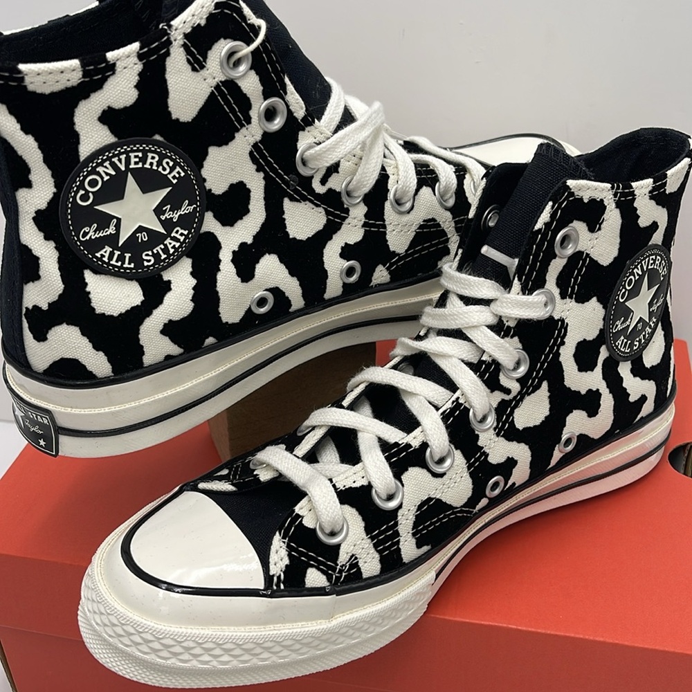Converse WMNS CHUCK 70 HI
BLACK/EGRET/BLACK A12350C Sneakers - Picture 11 of 16